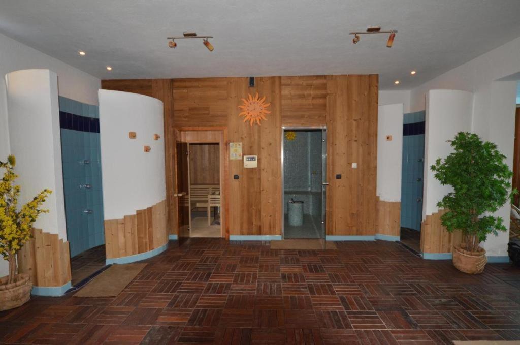 Apartments Ana Wellness S ロヴィニ エクステリア 写真