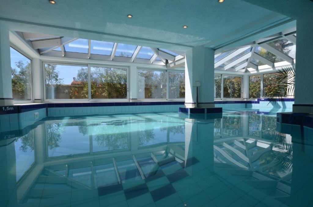 Apartments Ana Wellness S ロヴィニ エクステリア 写真