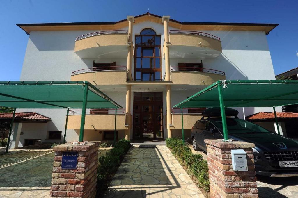 Apartments Ana Wellness S ロヴィニ エクステリア 写真